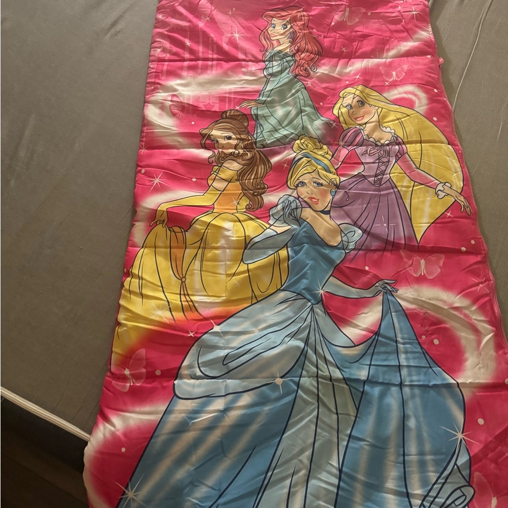 Little girls sleeping bag. Like New. Princess